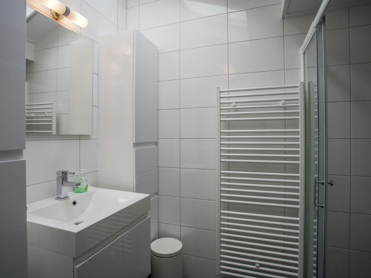 Holiday Home In Kattendijke With Terrace Bagian luar foto