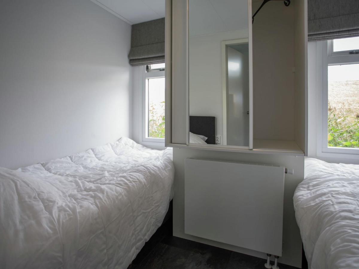 Holiday Home In Kattendijke With Terrace Bagian luar foto